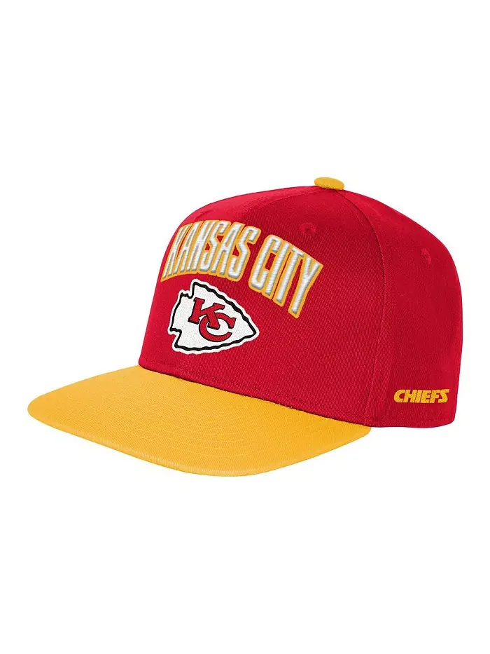 Регулируемая красная кепка Kansas City Chiefs Essentials для больших мальчиков и девочек Outerstuff — изображение 1 из 3