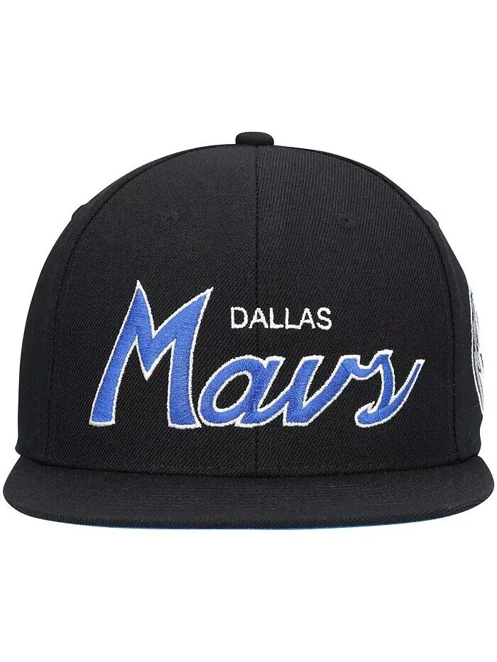 Мужская черная кепка Snapback Dallas Mavericks Hardwood Classics Script 2.0 Mitchell & Ness — изображение 2 из 4