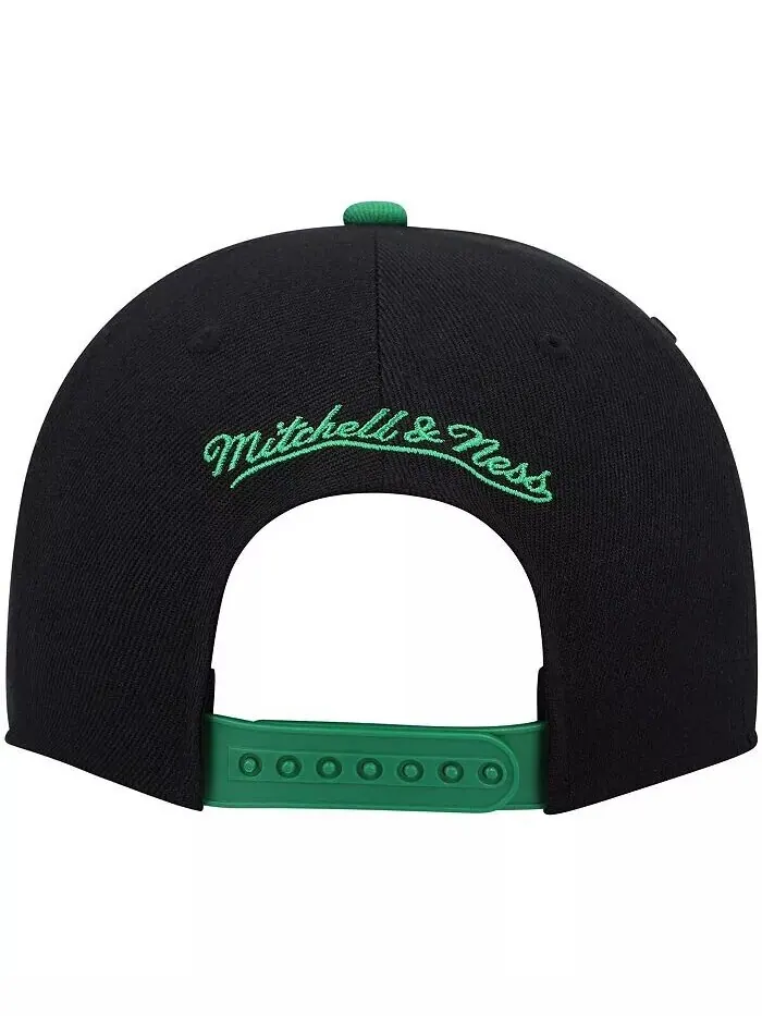 Мужская черно-зеленая бейсболка Boston Celtics Hardwood Classics Snapback Mitchell & Ness — изображение 4 из 4