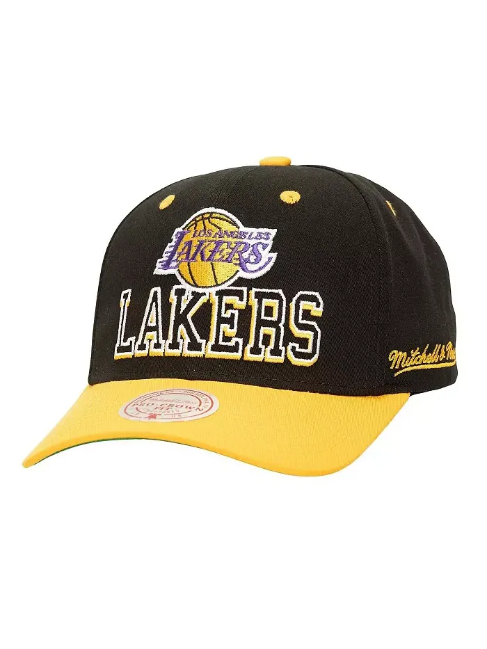 Мужская черно-золотая регулируемая кепка Pro Crown с надписью Los Angeles Lakers на задней стороне — изображение 1 из 4