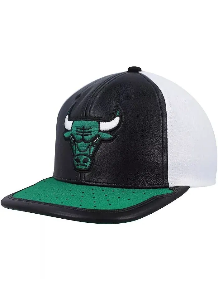 Мужская белая, зеленая бейсболка Chicago Bulls Day One Snapback Mitchell & Ness — изображение 1 из 2