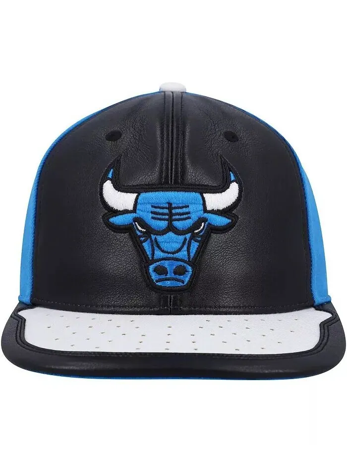 Мужская черно-белая бейсболка Chicago Bulls Day One Snapback Mitchell & Ness — изображение 2 из 2