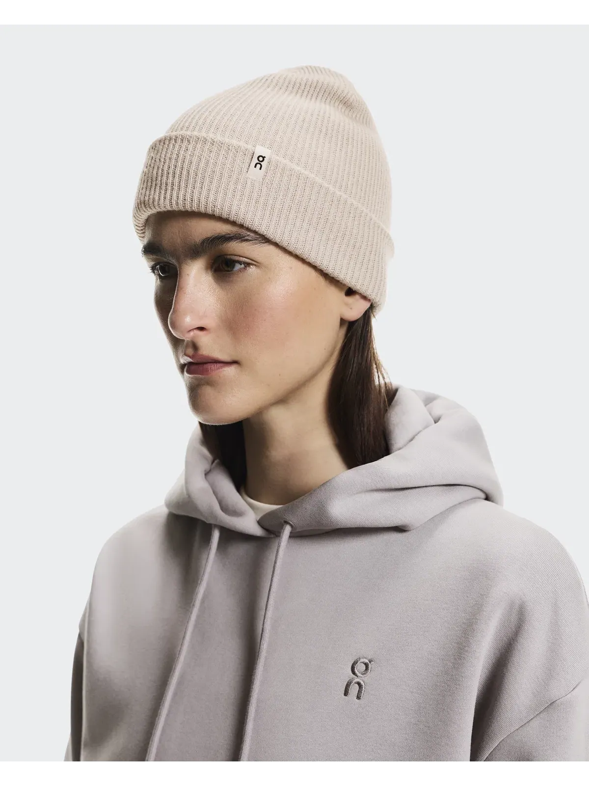 Шапка бини из шерсти мериноса с отворотом Merino Beanie On — изображение 3 из 7, овсяный