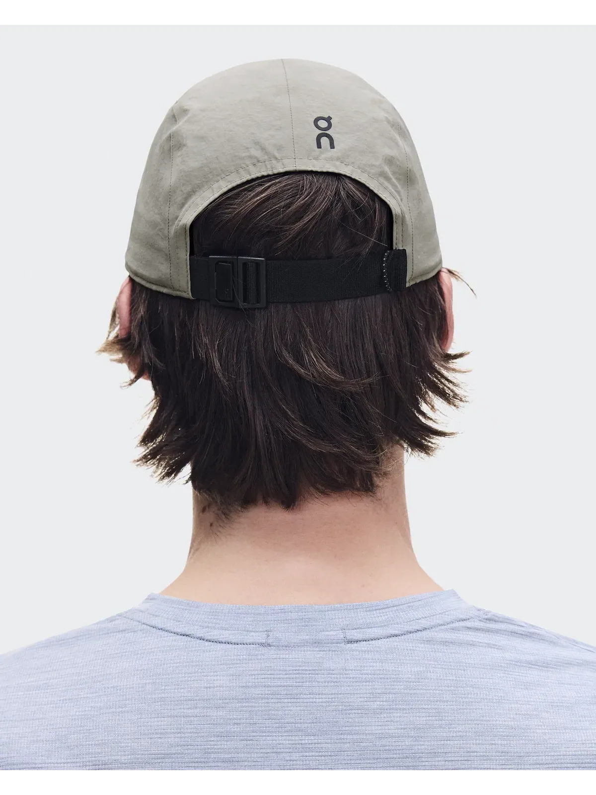 Бейсболка для бега с перфорацией Performance Cap On, Brume — изображение 3 из 7, дымчато-серый