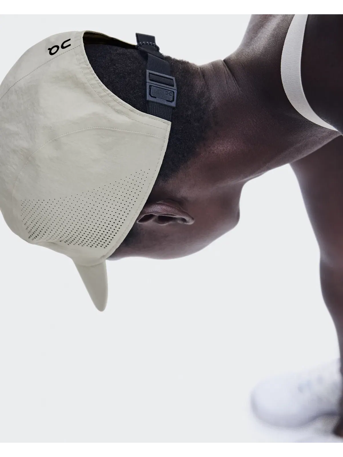 Бейсболка для бега с перфорацией Performance Cap On, Brume — изображение 6 из 7, дымчато-серый
