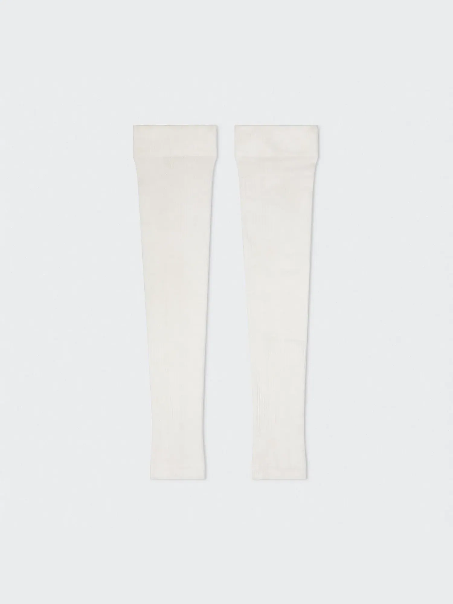 Аксессуар для бега нарукавники Performance Arm Sleeves On — изображение 6 из 6, белый