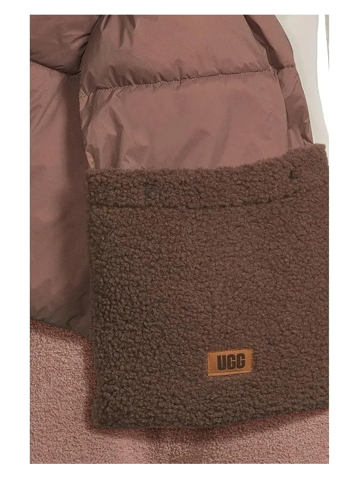 Женский шарф UGG All Weather Fluff Packable — изображение 3 из 3, корица