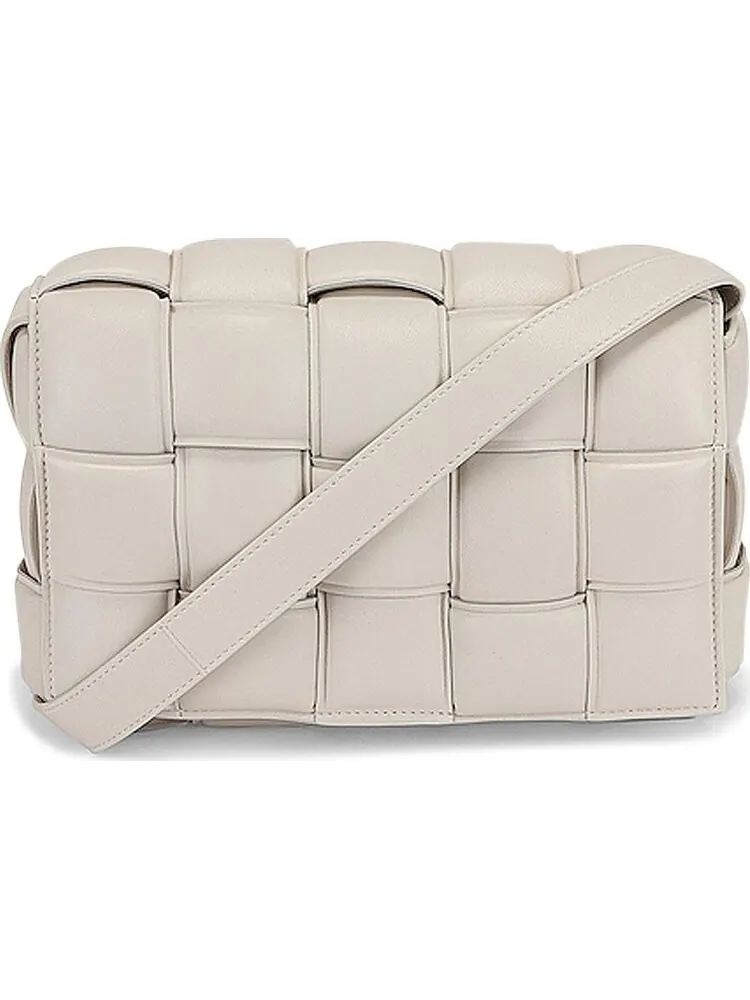 Сумка Bottega Veneta Padded Cassette Bag Chalk/Gold — изображение 1 из 3, белый