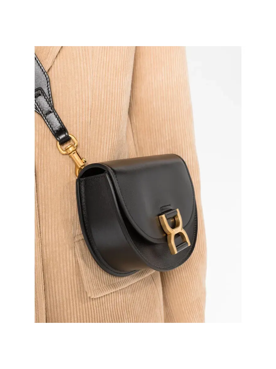 Сумка через плечо Chloé Marcie Mini Flap из кожи — изображение 2 из 5, черный