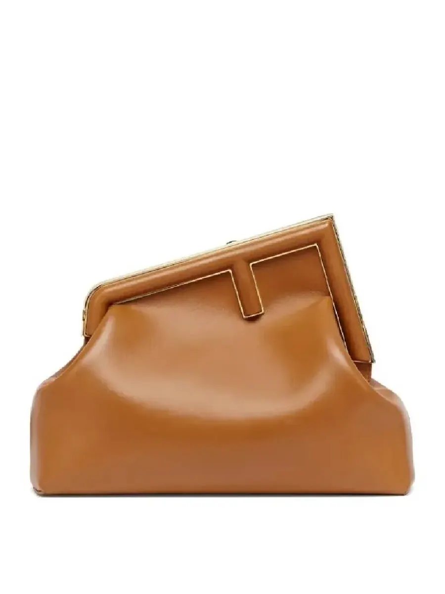 Fendi Первая кожаная средняя сумка — коричневый