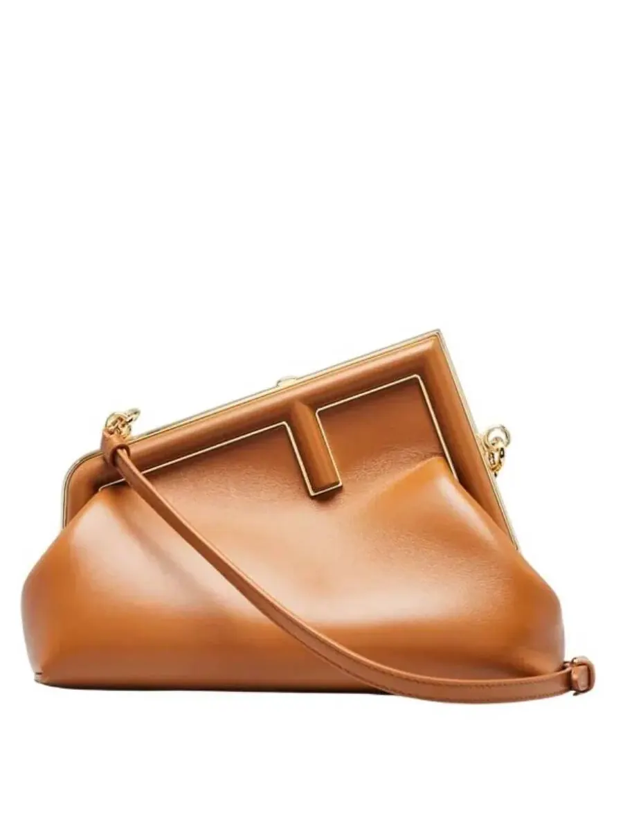Клатч Fendi First Small из мягкой кожи наппа — коричневый
