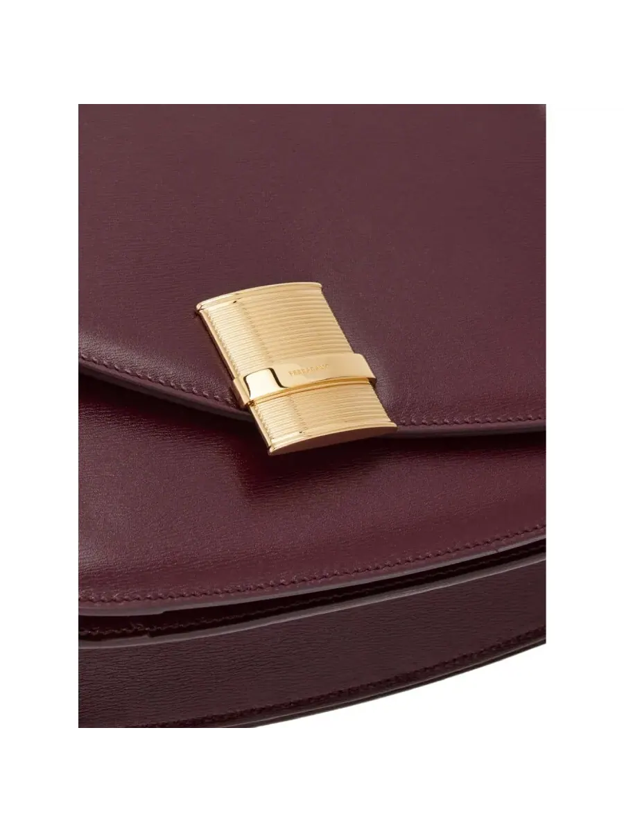 Асимметричная кожаная сумка через плечо Ferragamo — изображение 5 из 5, красный