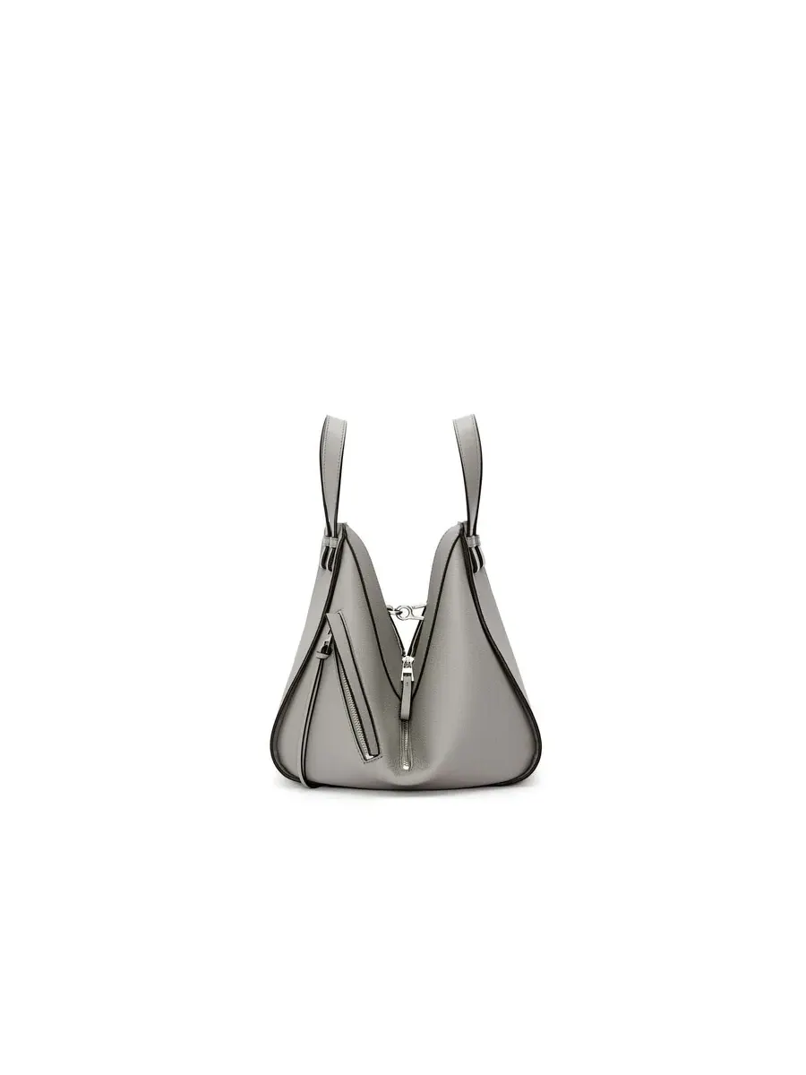 Сумка Loewe Small Hammock из телячьей кожи — изображение 2 из 4, серый