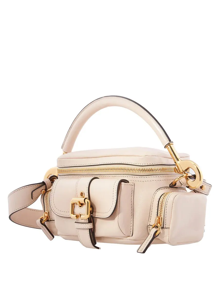 Маленькая сумка для камеры Chloé из блестящей кожи — изображение 3 из 5, бежевый