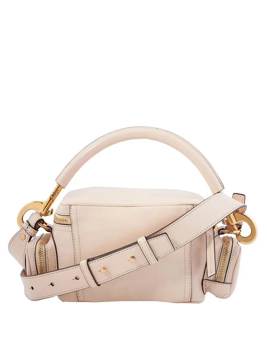 Маленькая сумка для камеры Chloé из блестящей кожи — изображение 4 из 5, бежевый