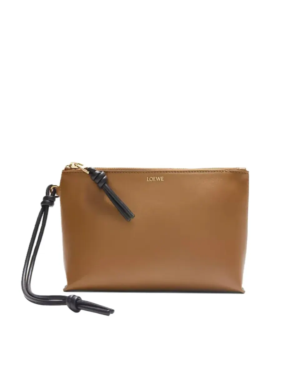 Сумка Loewe Knot T Calfskin Pouch In Oak / Black — 1