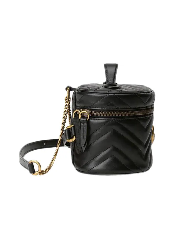 Сумка мини Gucci GG Marmont, черный – вечная классика, легко вписывающаяся в любой гардероб — изображение 3 из 4