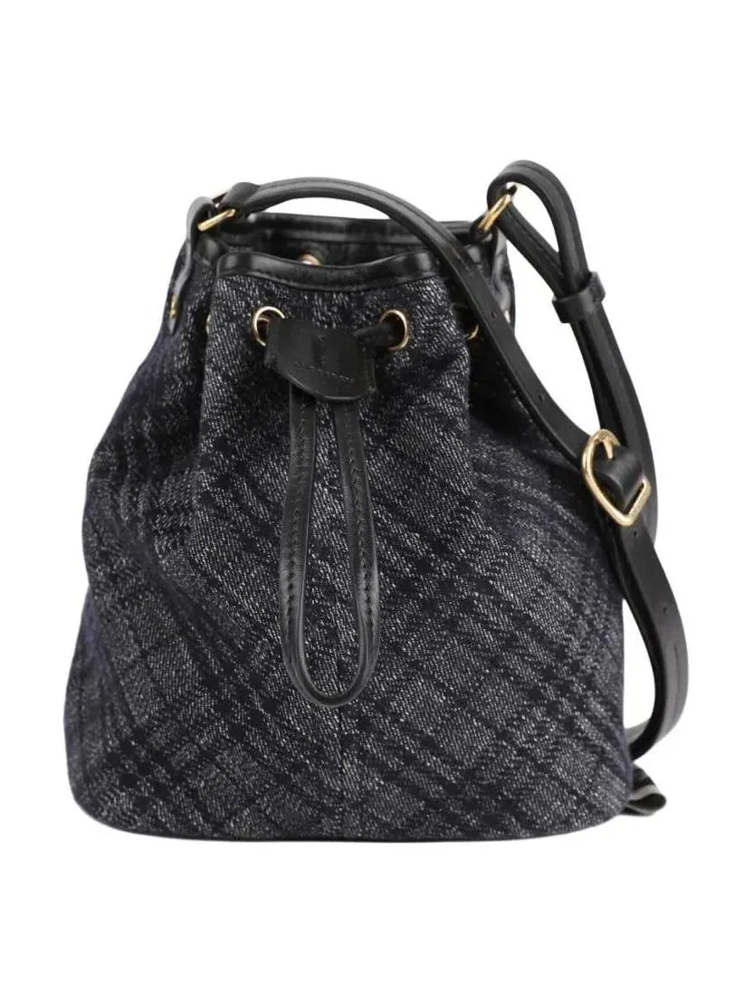 Джинсовая сумка-ведро Burberry на завязках, черная, 8111940 — изображение 1 из 5, черный