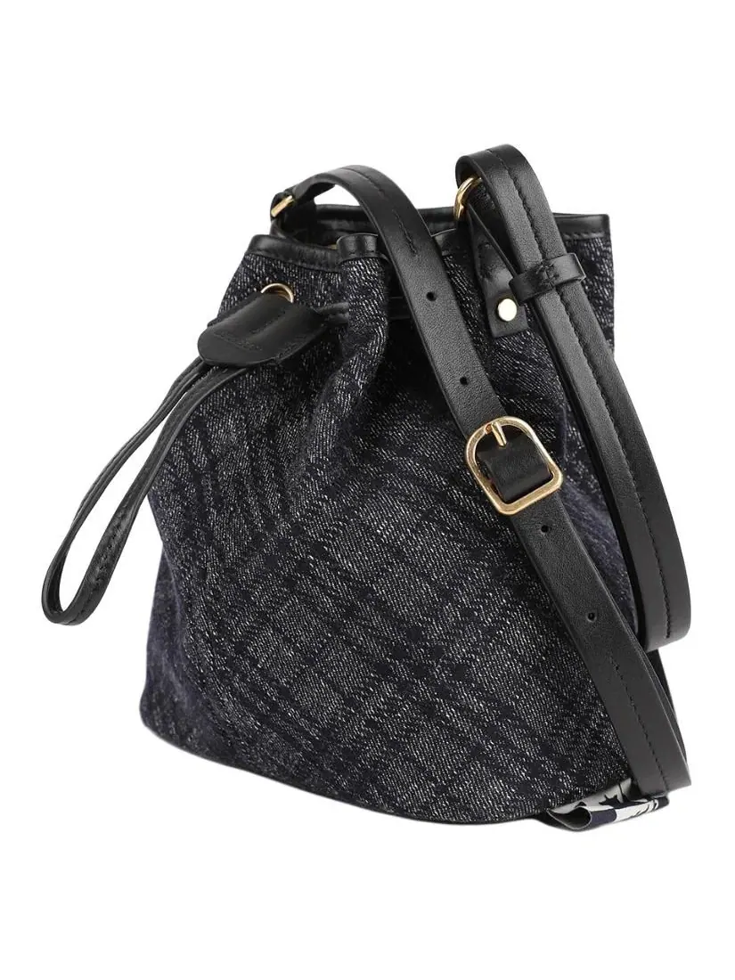 Джинсовая сумка-ведро Burberry на завязках, черная, 8111940 — изображение 2 из 5, черный