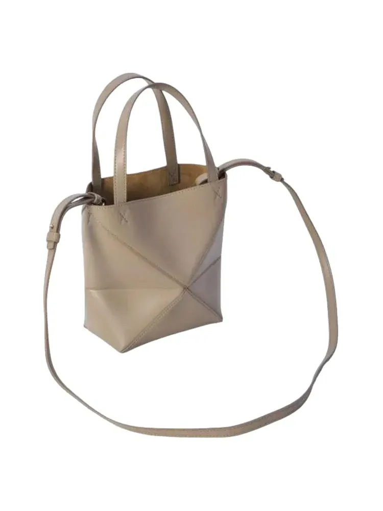 Сумка-трансформер Loewe Mini Puzzle Fold Tote — изображение 4 из 5, бежевый