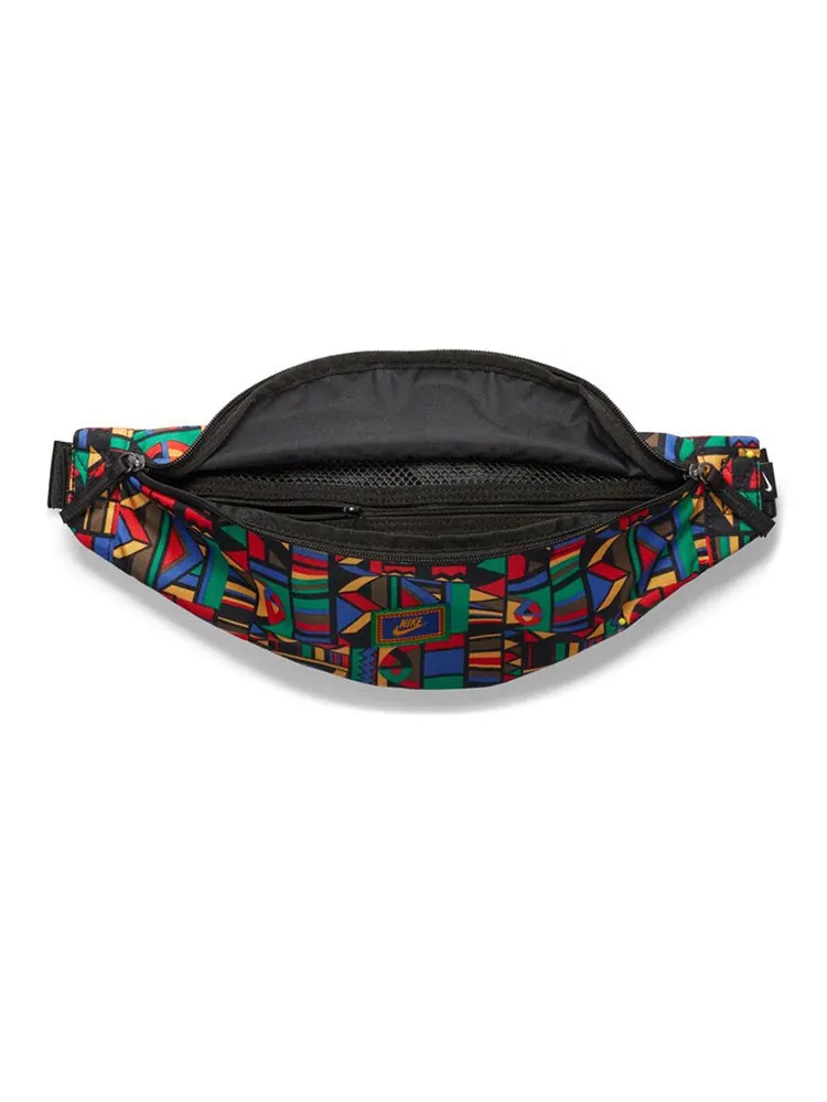 Поясная сумка Nike Sportswear Heritage Hip Pack 'Black University Gold' — изображение 3 из 3, черный/черный/золотистый