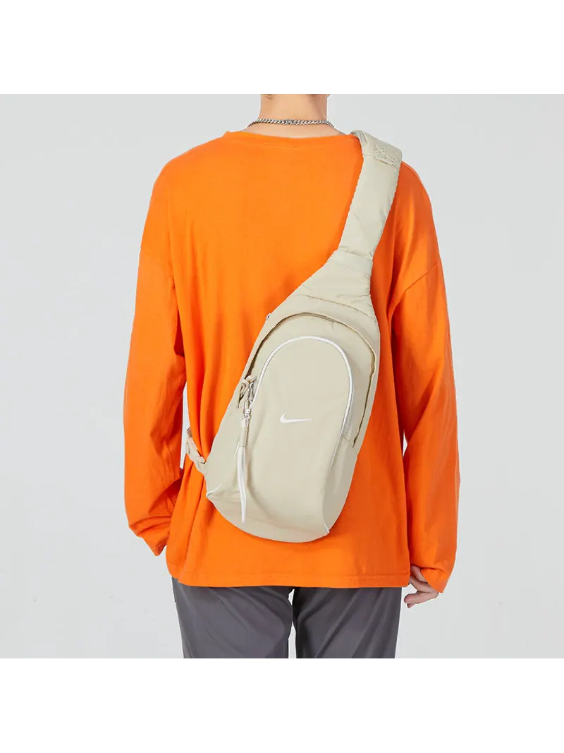 Сумка через плечо Nike Sportswear Essential 8 л — изображение 5 из 5, бежевый