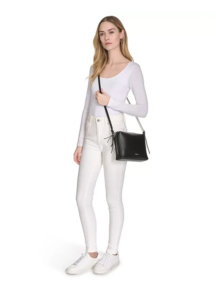 Сумка кросс-боди Calvin Klein Lowen Top — изображение 6 из 6, черный белый