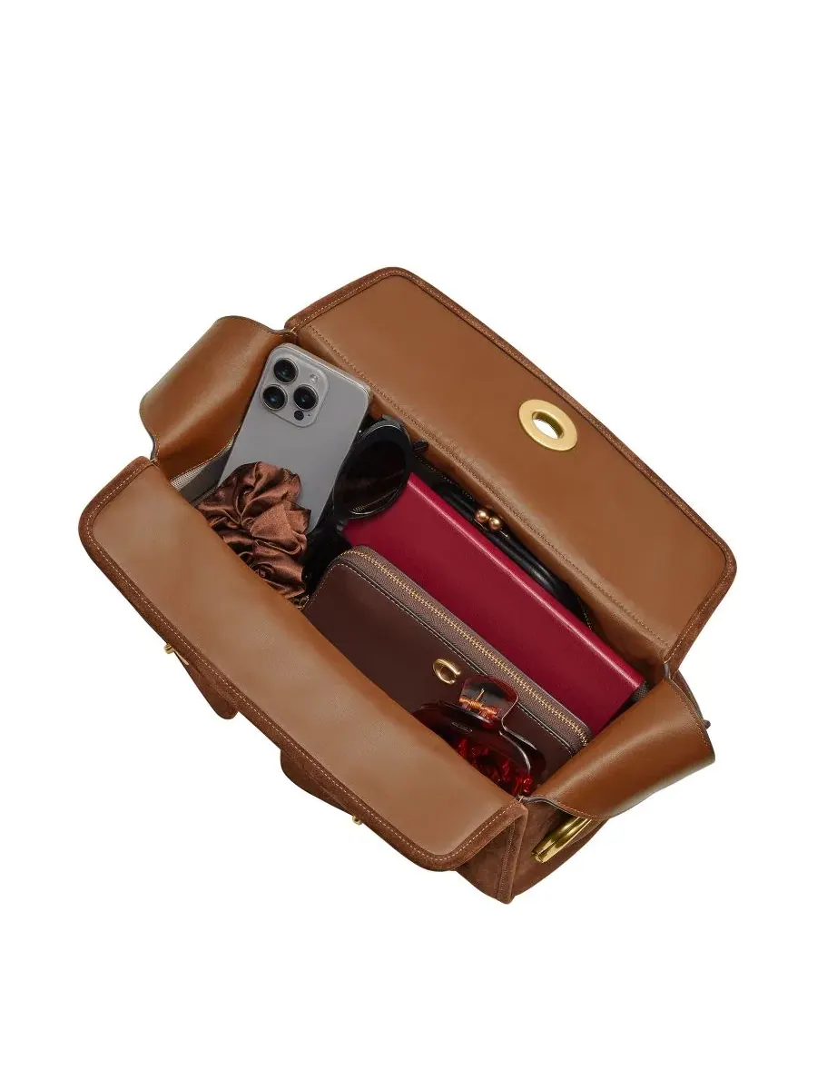 Большая замшевая сумка через плечо Haversack с поворотным замком Coach — изображение 5 из 9, коричневый