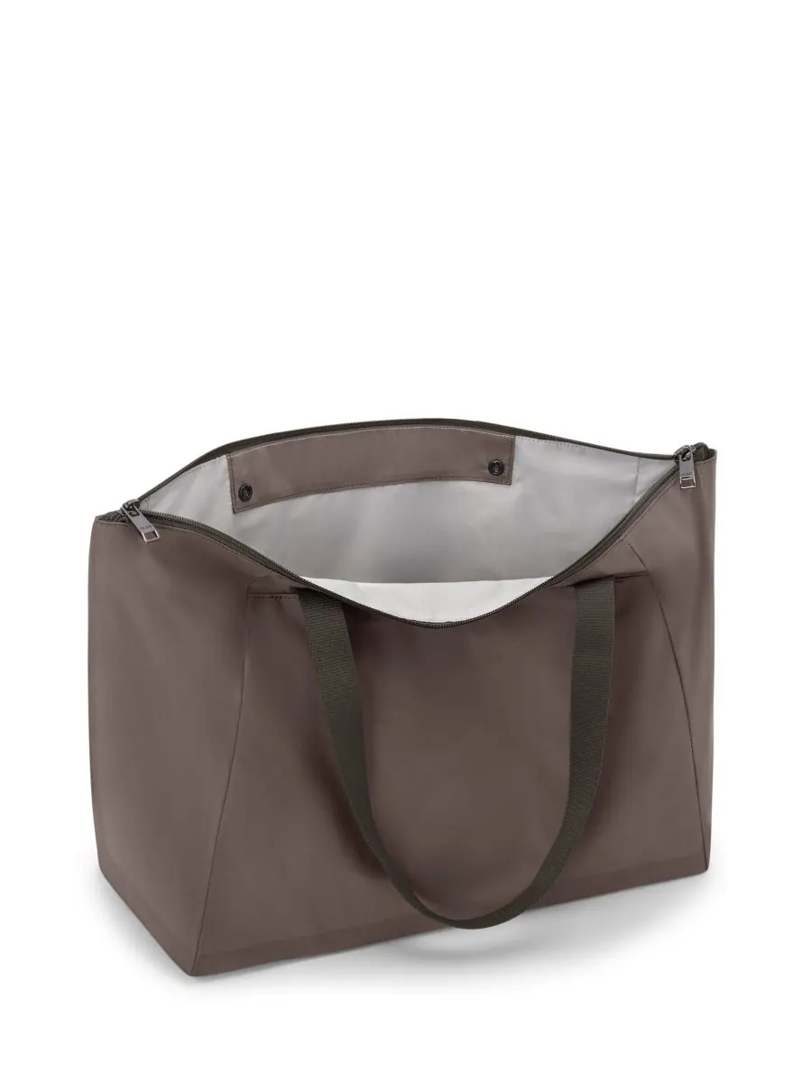 Сумка-тоут TUMI Voyageur Just In Case Packable Travel Tote, средний размер — изображение 2 из 4, минк