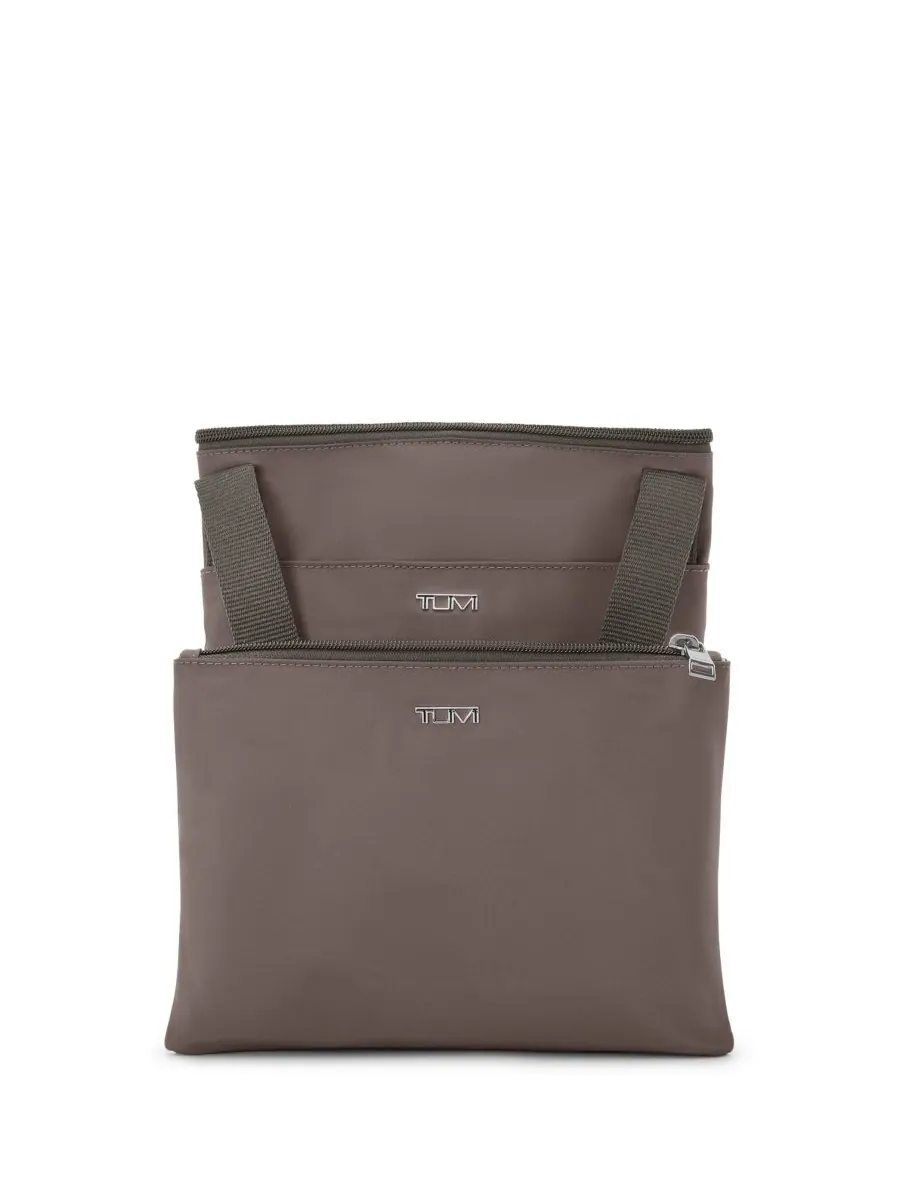 Сумка-тоут TUMI Voyageur Just In Case Packable Travel Tote, средний размер — изображение 3 из 4, минк
