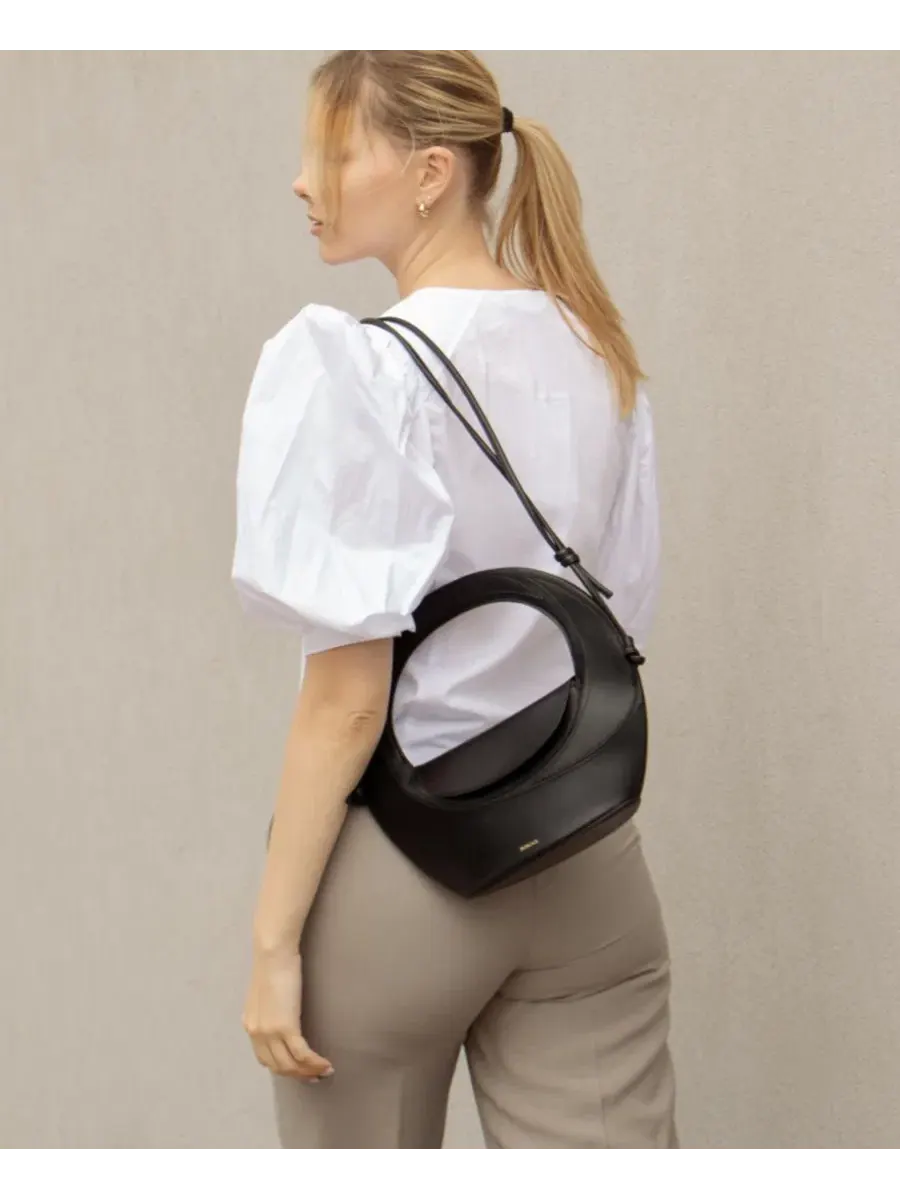 Сумка из телячьей кожи с магнитной застежкой Runa Calf Leather Bag Noirgaze — изображение 6 из 9, черный