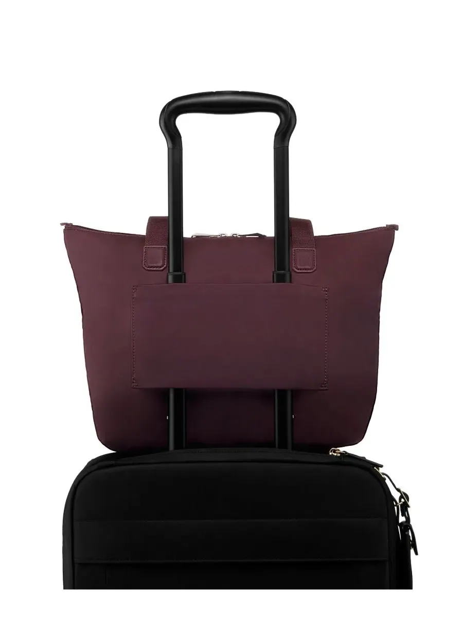 Складная сумка-тоут Voyageur Just In Case TUMI — изображение 4 из 8, розовое дерево