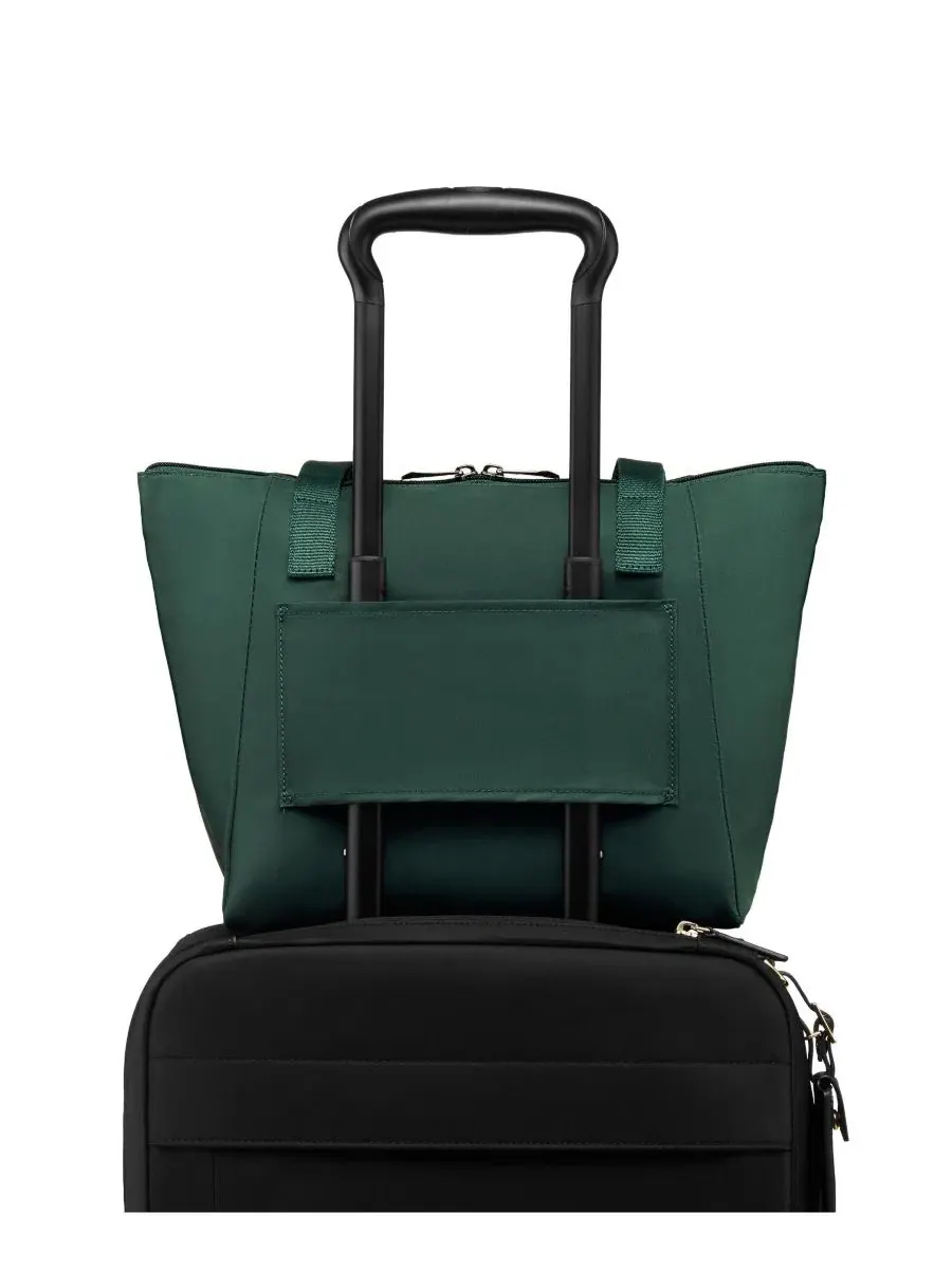 Сумка-шопер Voyageur Just In Case Small Tote TUMI — изображение 4 из 8, зеленый