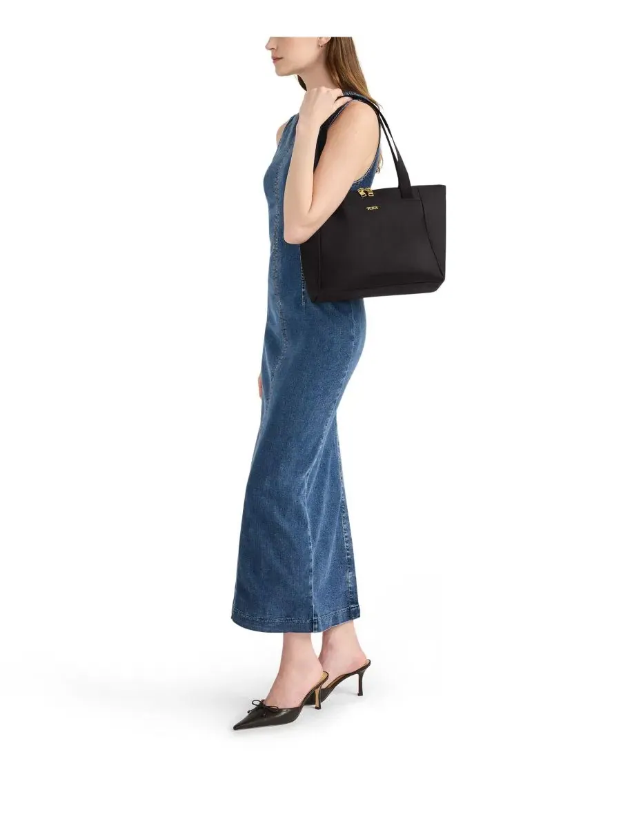 Сумка-шопер Voyageur Just In Case Small Tote TUMI — изображение 8 из 8, зеленый