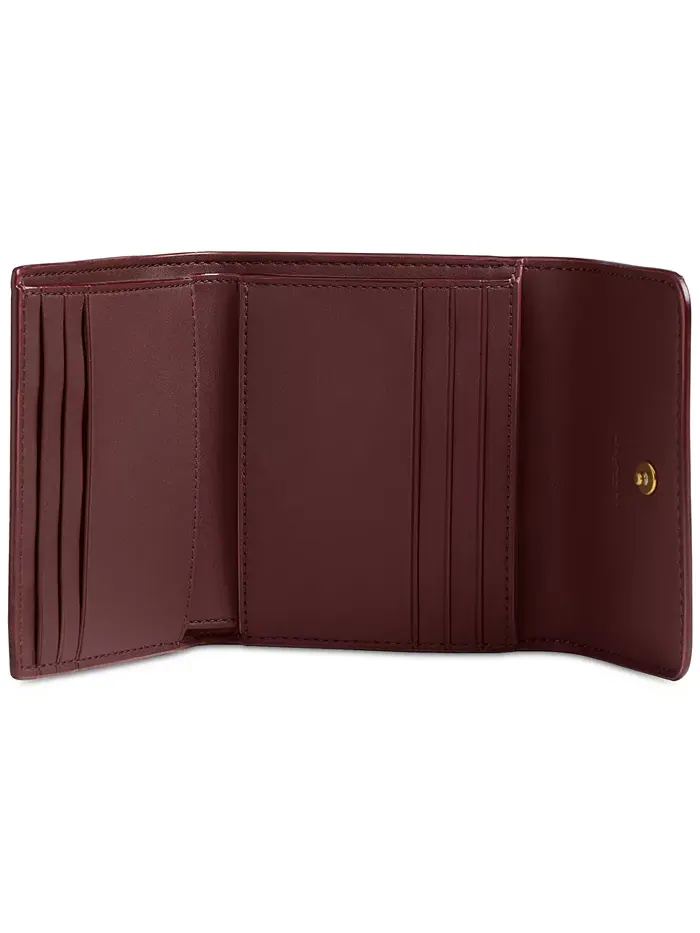 Кошелек Mila Small Flap из фирменного полотна COACH — изображение 2 из 3, бежевый