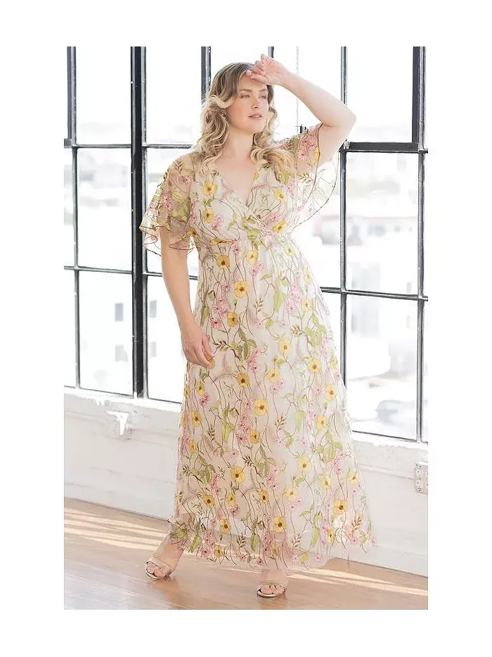 Вечернее платье с вышивкой Plus Size Embroidered Elegance Kiyonna — изображение 3 из 3, розовый