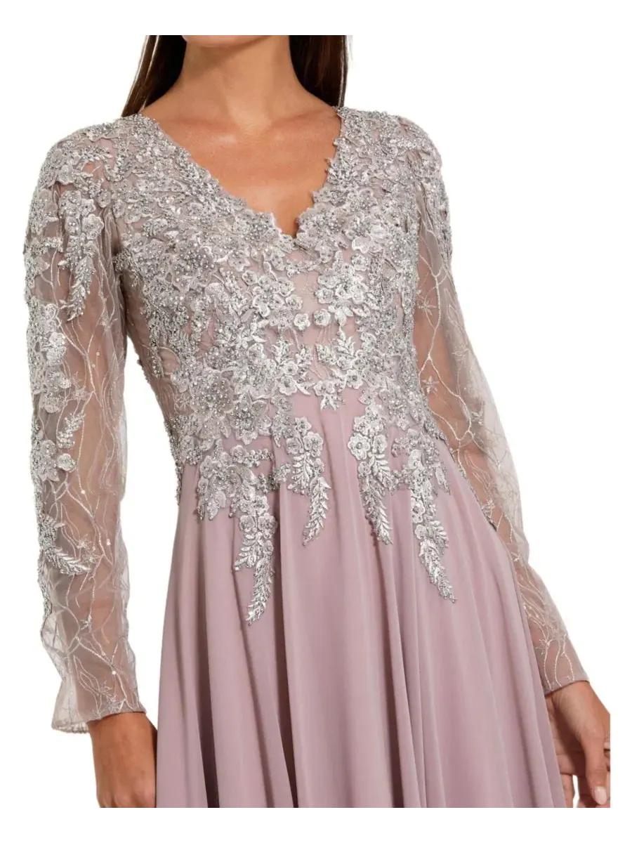 Вечернее платье-макси с вышивкой и кружевным лифом, модель Floral Embroidered Illusion V-neck — изображение 2 из 3