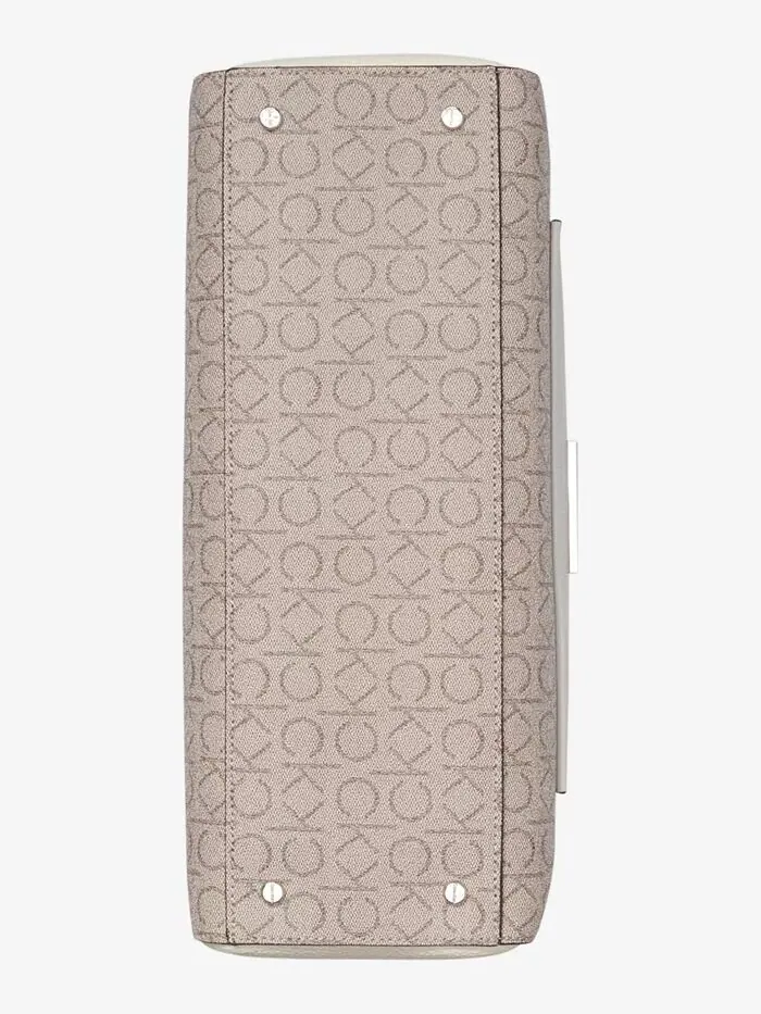 Белая сумка-тоут Hadley Signature с цветными блоками Calvin Klein — изображение 2 из 7, коричневый хаки//белый