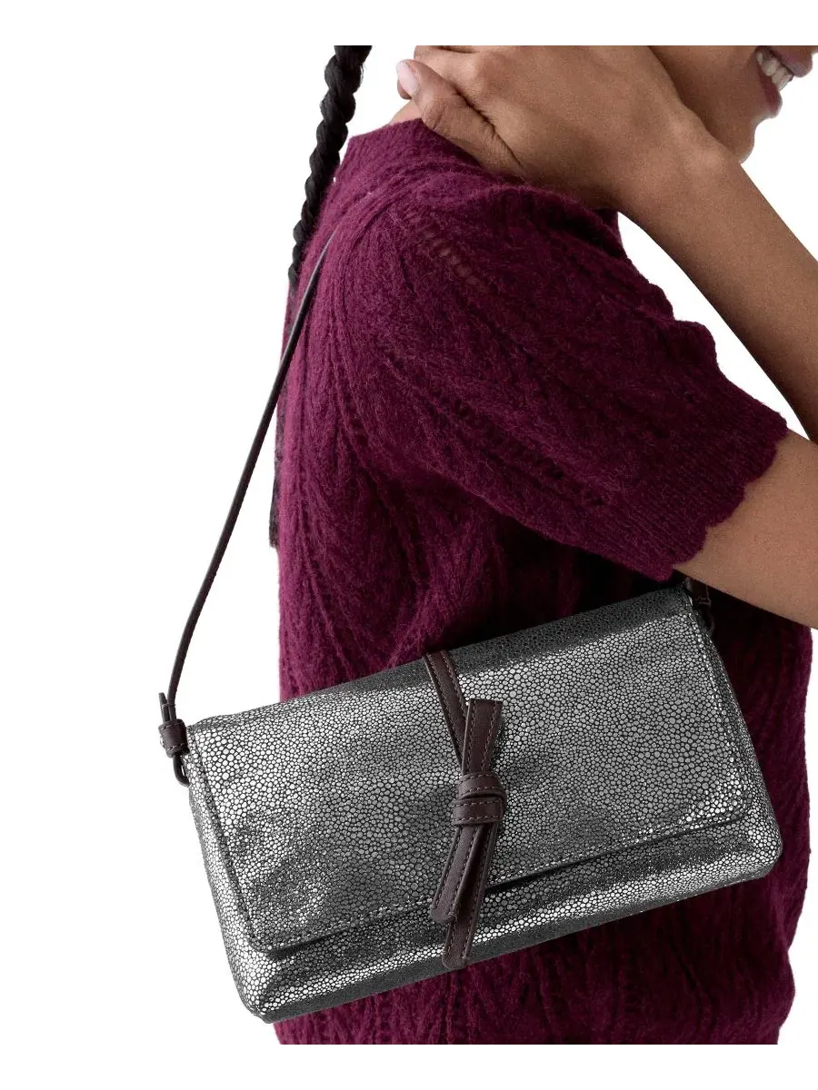 Сумка через плечо с клапаном, Loop Metallic Dot Small Flap Shoulder Handbag kate spade new york — изображение 4 из 4