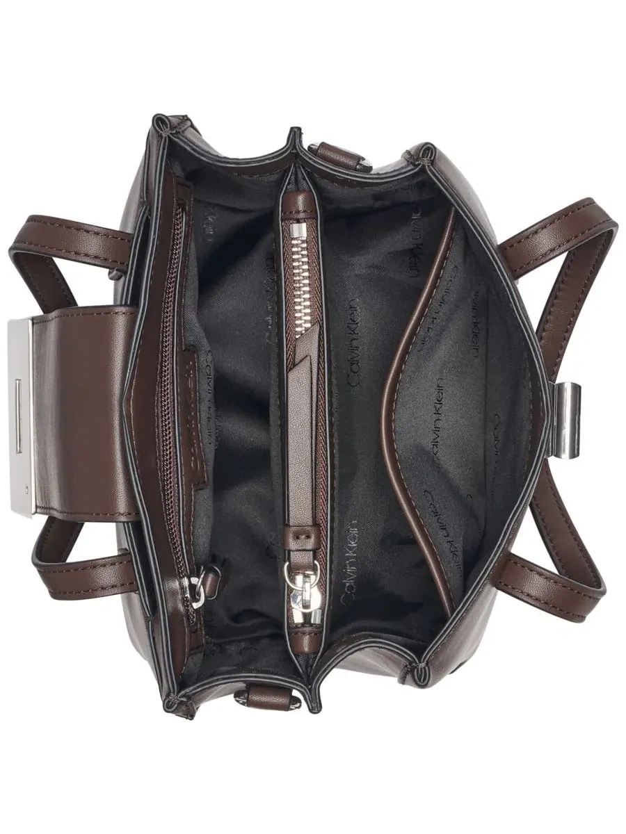 Мини-сумка через плечо Saige Mini Crossbody Calvin Klein — изображение 5 из 12, ява