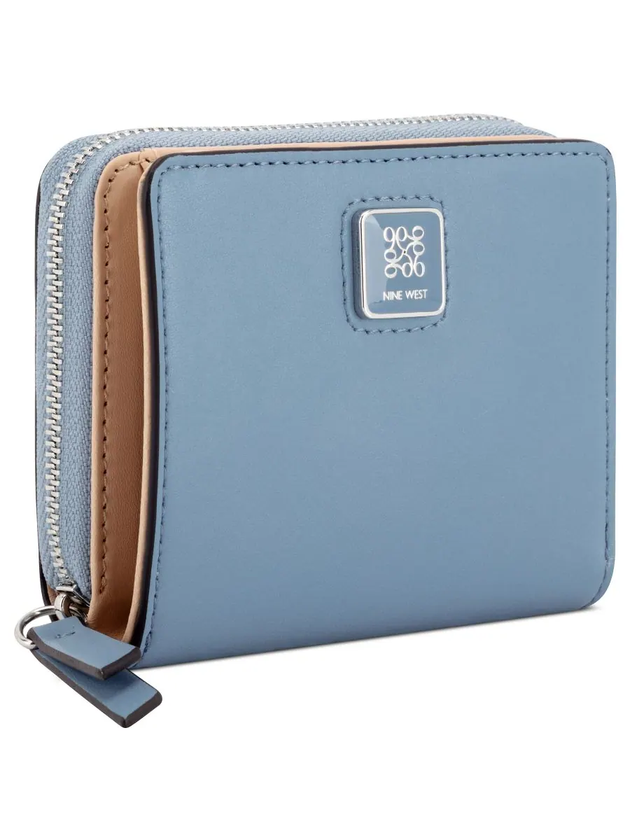 Кошелек Dorsey Small Zip Around Wallet Nine West — изображение 3 из 4, бледный джинсовый синий