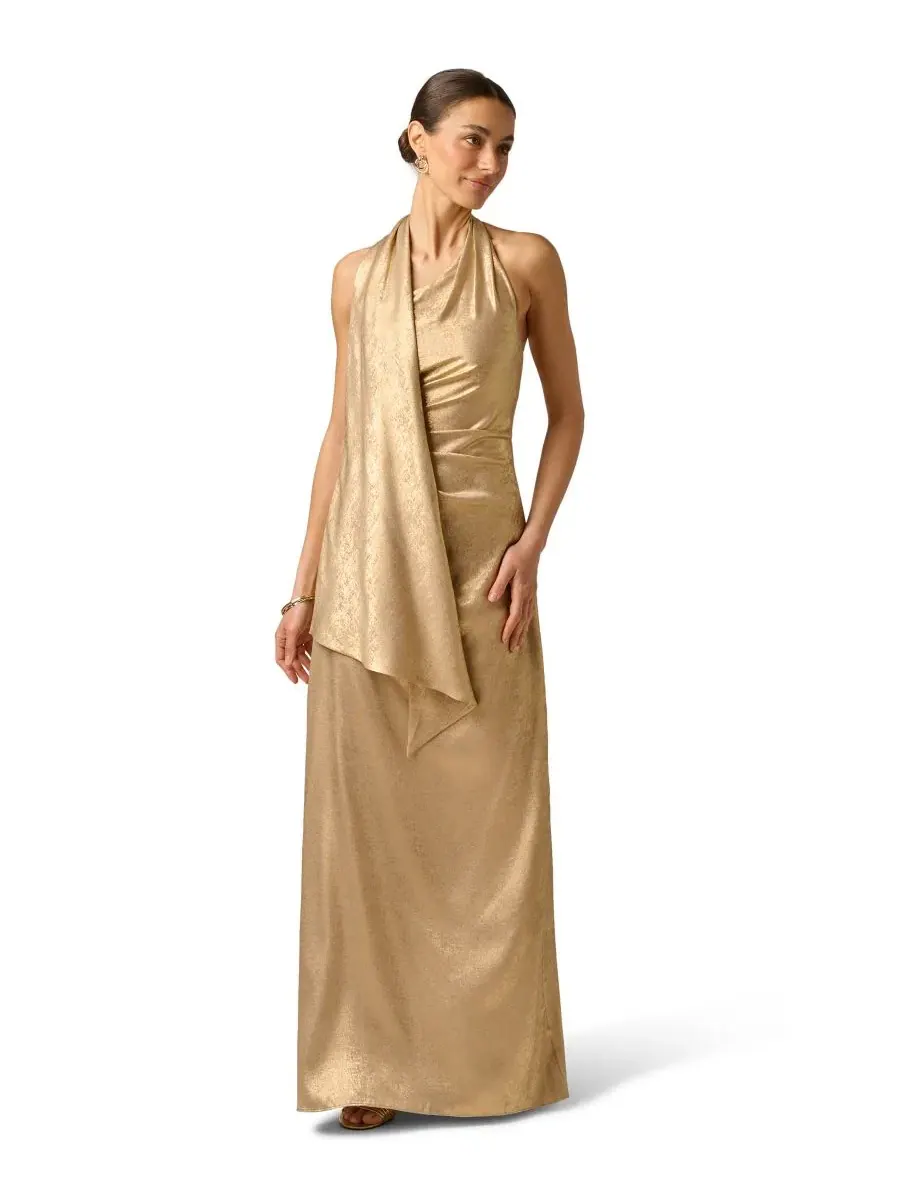 Вечернее платье с драпированным шарфом и плиссировкой, модель Foiled Draped Neck Scarf Pleated Ball — золотистый