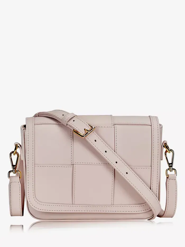 Мини-сумка через плечо Lily из плетеной кожи GiGi New York — изображение 1 из 6, нудовый