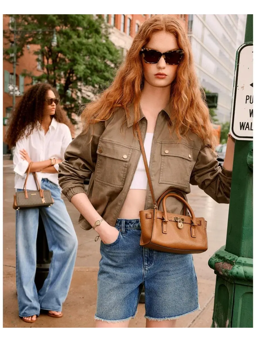 Сумка женская очень малая кросс-боди 100% кожа Michael Kors Hamilton East West — изображение 4 из 6, коричневый