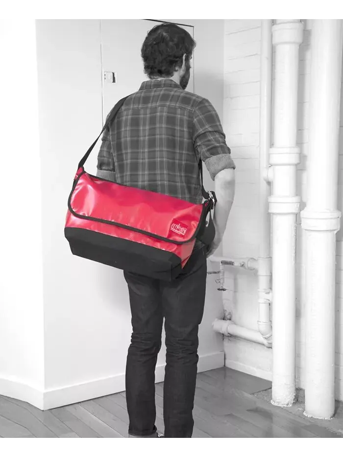 Большая виниловая винтажная сумка-мессенджер версии 2 Manhattan Portage — изображение 8 из 9, желтый