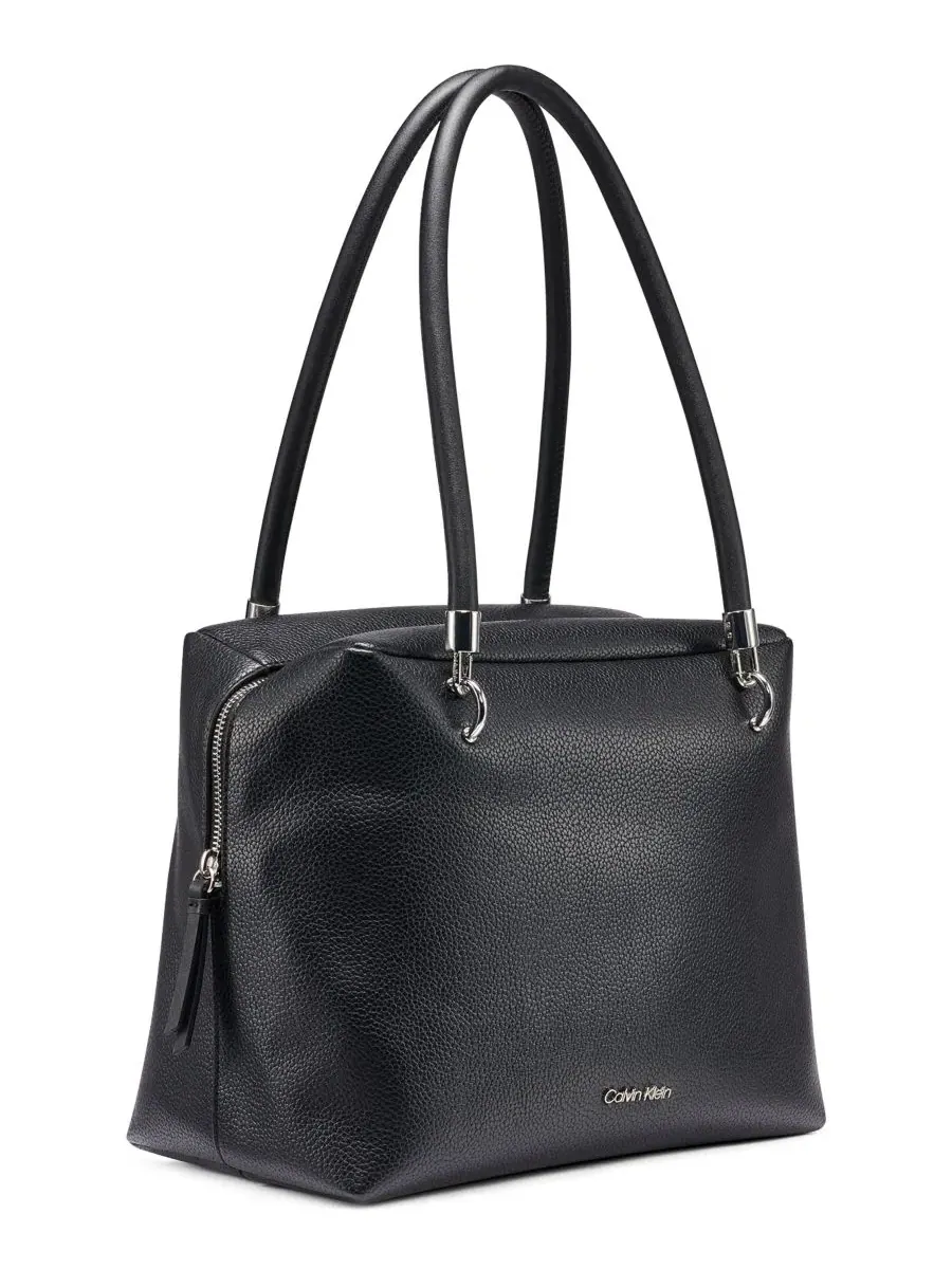 Сумка-кроссбоди Calvin Klein Waverly Zip-Top Extra-Large — изображение 4 из 8, черный/серебристый