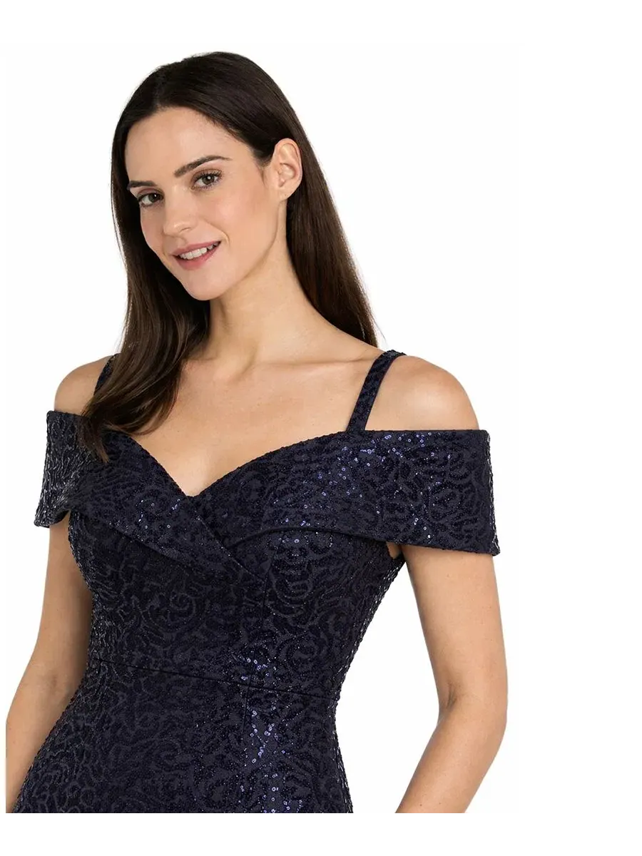 Платье вечернее с кружевом и пайетками, с открытыми плечами, Petite Sequined Lace Gown R & M — изображение 2 из 3