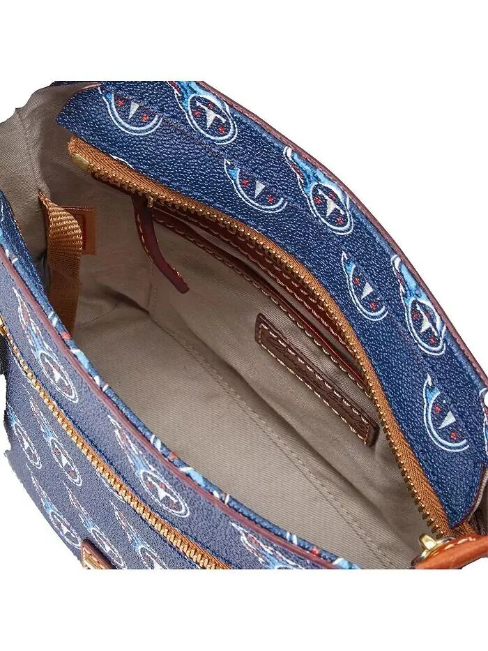 Женская маленькая фирменная сумка через плечо на молнии Tennessee Titans Dooney & Bourke — изображение 3 из 3, мульти