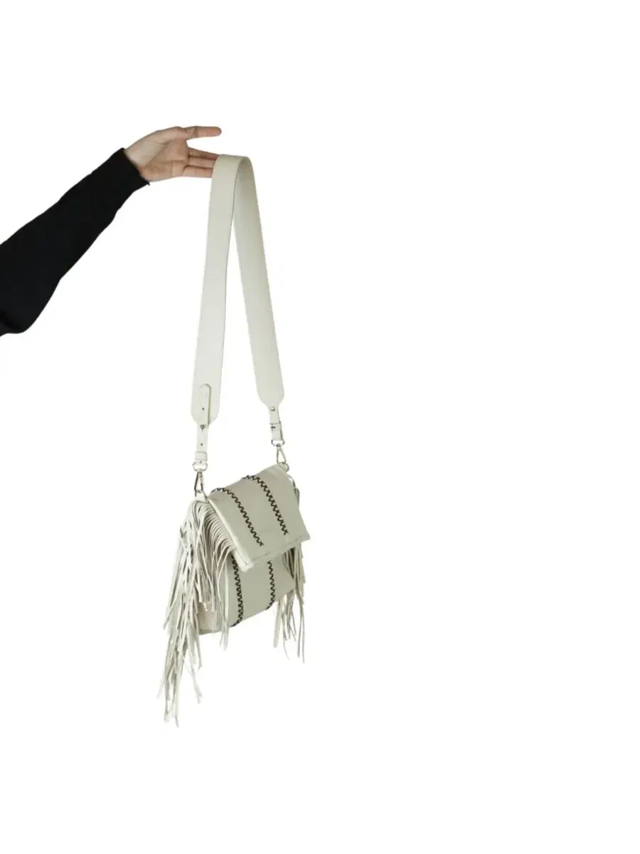 Сумка-мессенджер с бахромой, из натуральной кожи, Medium Fringe Leather Crossbody Messenger Carlos — изображение 3 из 11