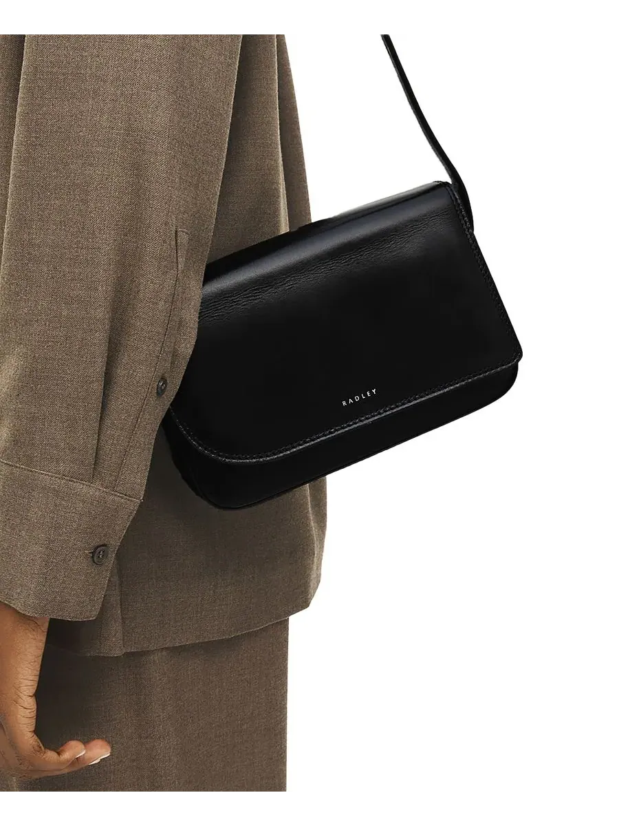 Сумка через плечо Pocket Street Flapover Small Crossbody Bag Radley London — изображение 2 из 6, черный